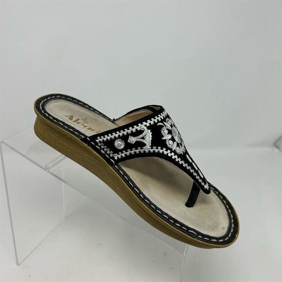 Alegria Vanessa Black Embroidered Mandala Casual Slip On Thong Sandals Size 35 - Picture 4 of 16
